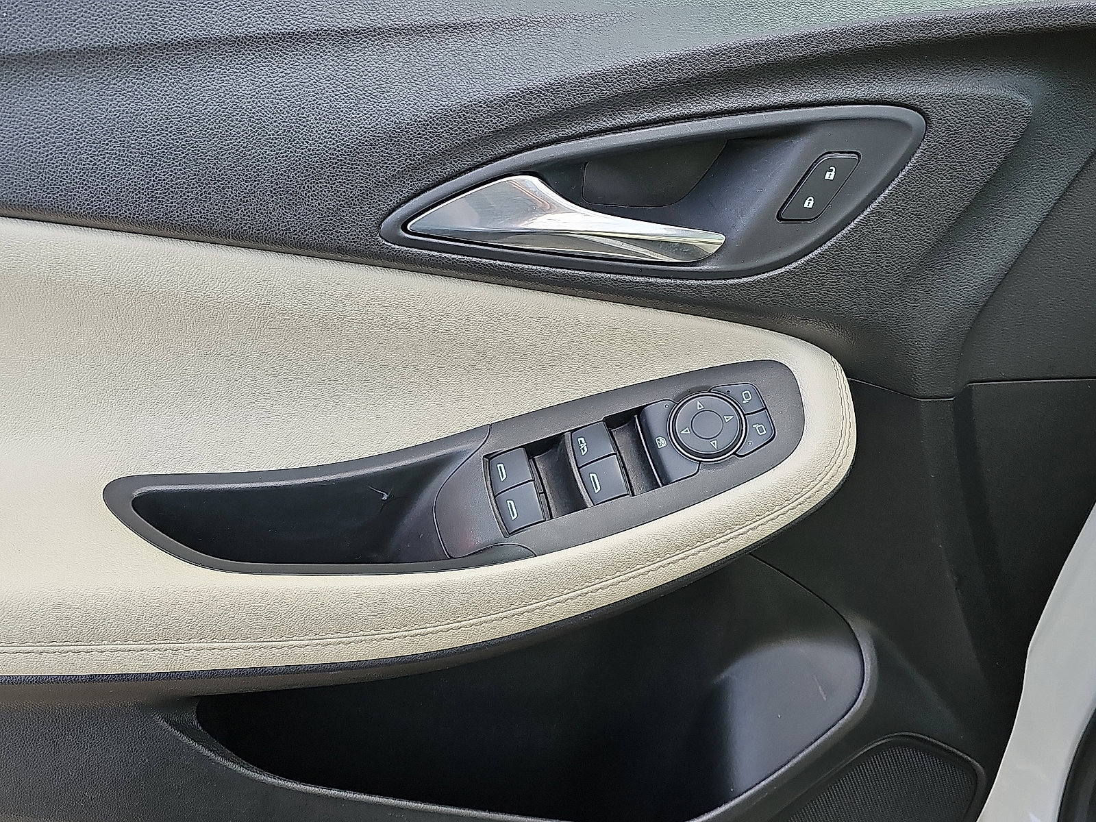 Used 2021 Buick Encore GX Preferred w/ Cold Weather Comfort Package image 13