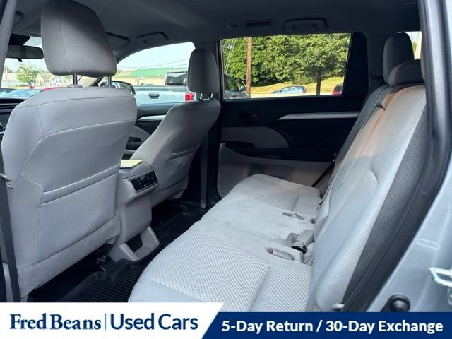 Used 2019 Toyota Highlander LE AWD/4WD image 25
