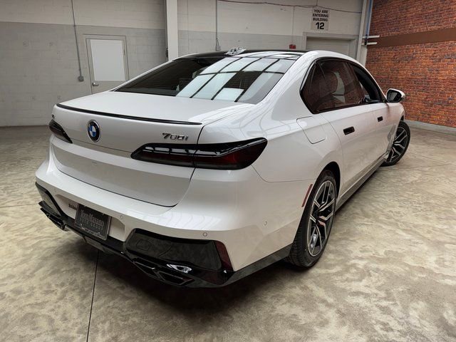 New 2026 BMW 760i xDrive image 5