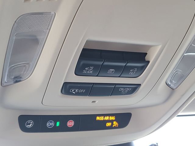 Used 2022 Buick Envision Essence w/ Sport Touring Package image 31