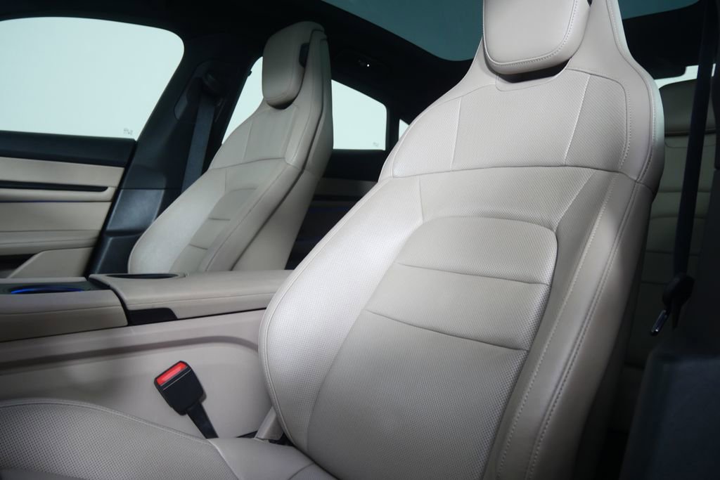 Used 2022 Porsche Taycan image 14