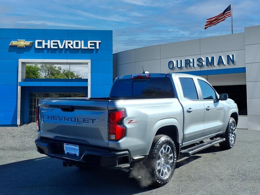 Used 2025 Chevrolet Colorado Z71 w/ Technology Package image 3