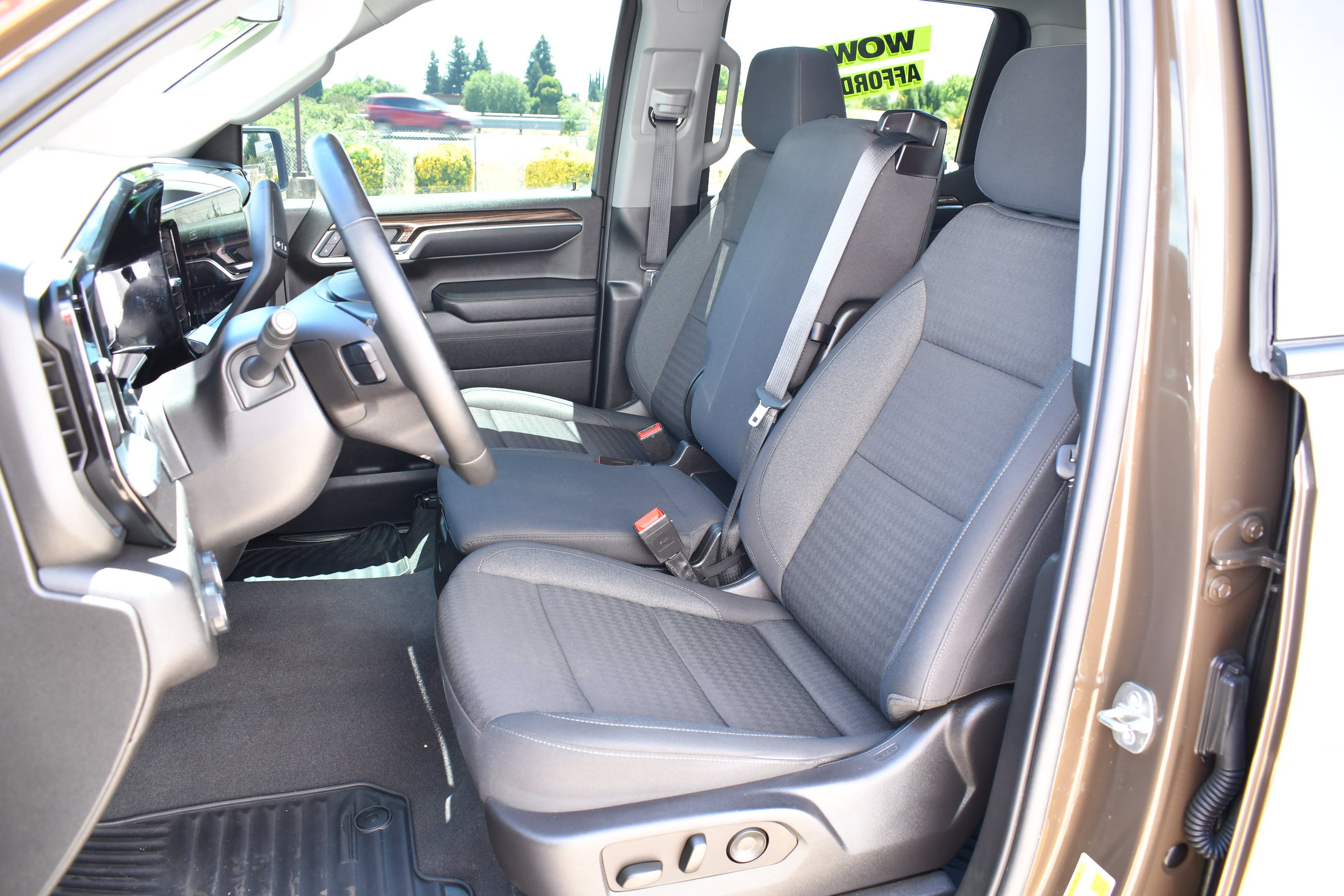 Used 2023 Chevrolet Silverado 1500 LT RWD image 22