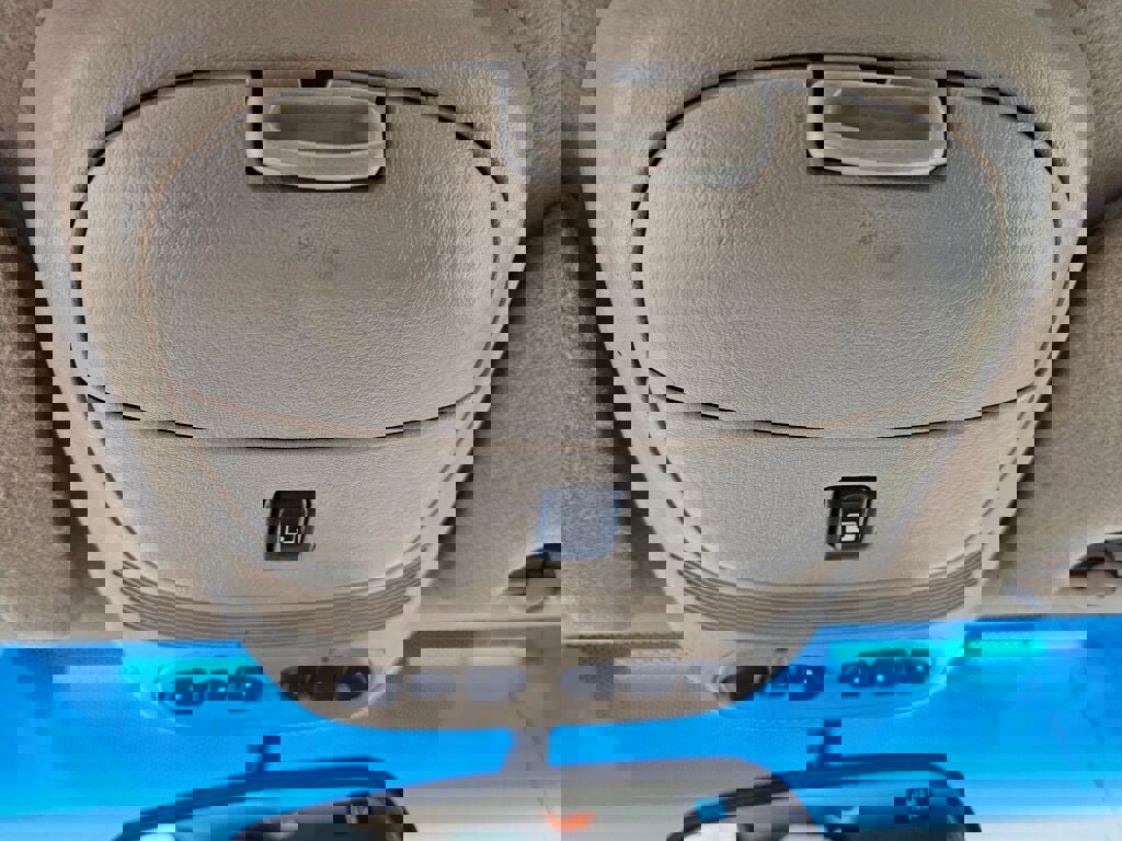 Used 2004 Buick Rainier CXL image 13