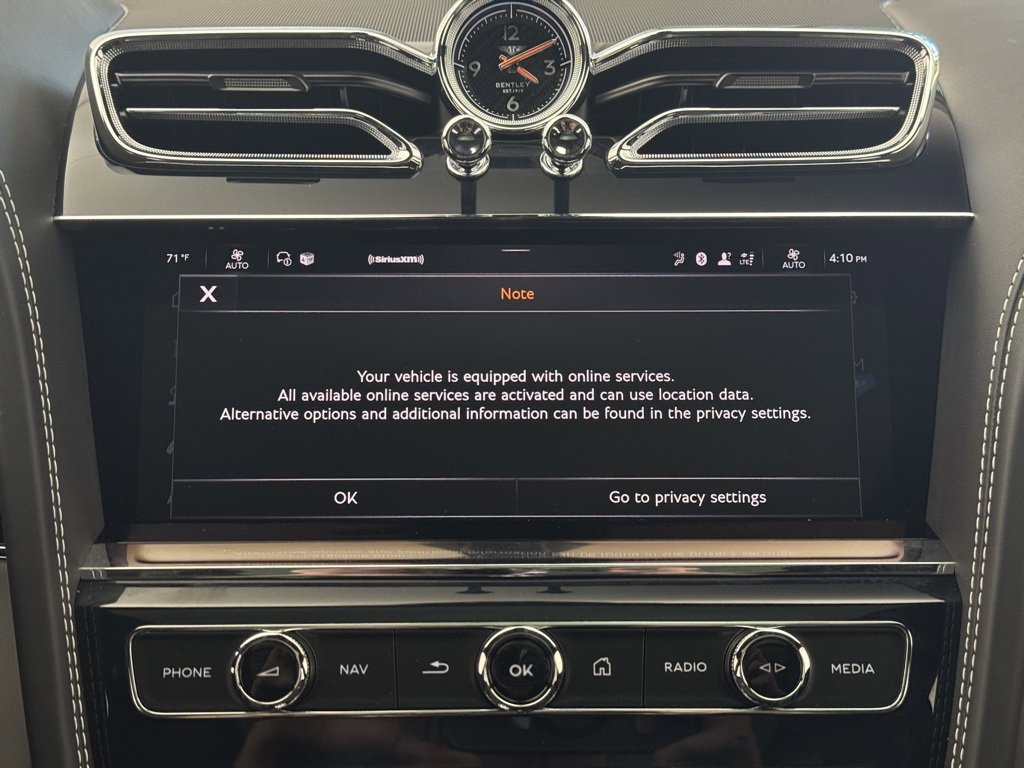 New 2025 Bentley Bentayga image 28