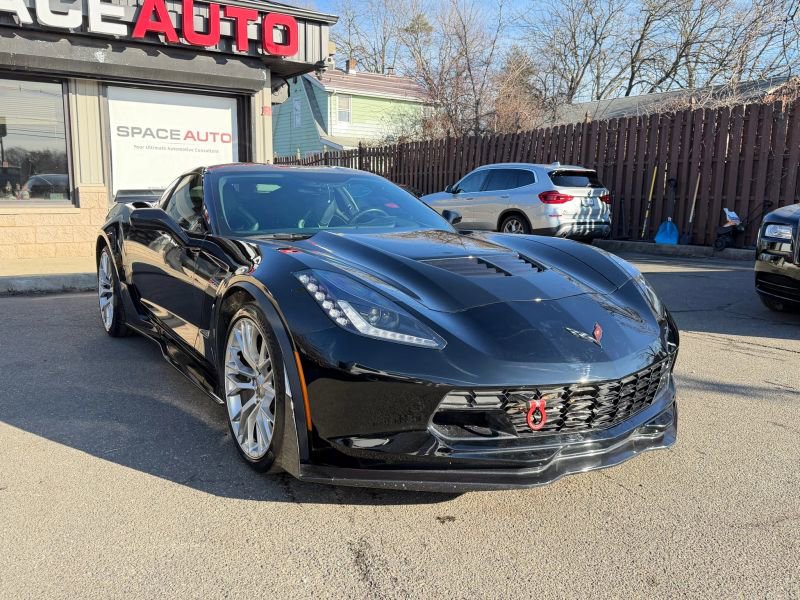Used 2015 Chevrolet Corvette Z06 w/ 3LZ Preferred Equipment Group image 3