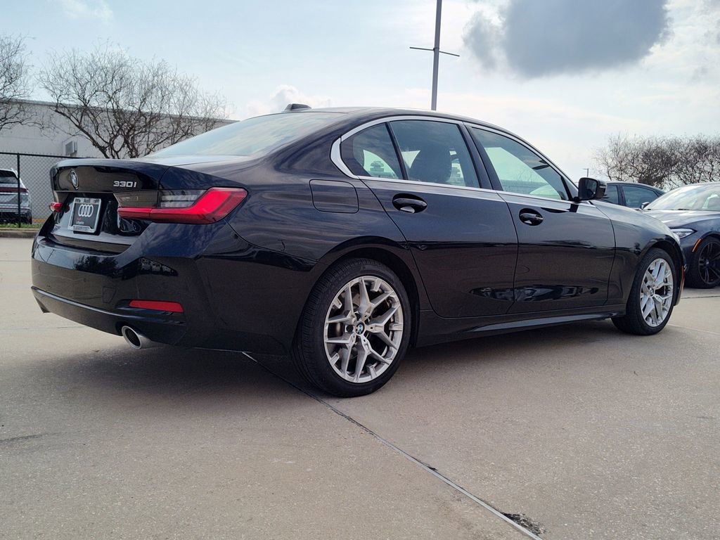 Used 2025 BMW 330i Sedan image 9