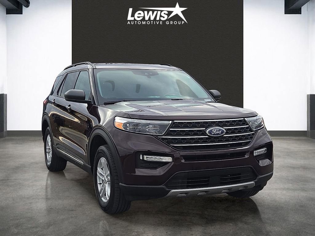 Used 2023 Ford Explorer XLT w/ Equipment Group 202A image 6