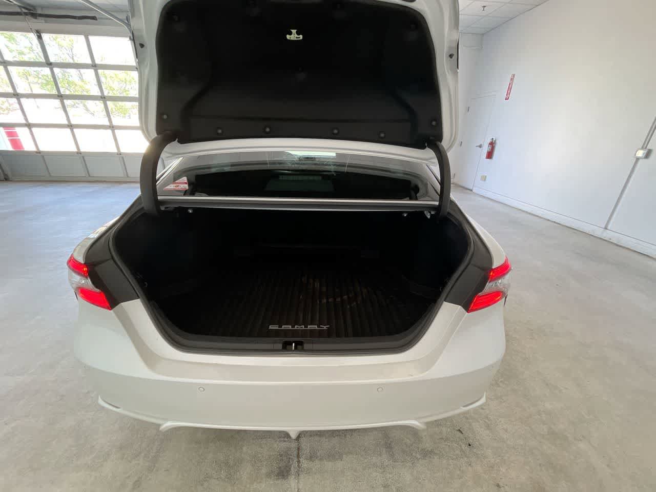 Used 2018 Toyota Camry XSE w/ Driver Assist Package FWD image 24
