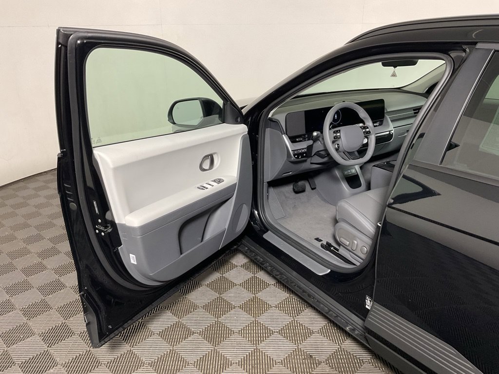 New 2027 Hyundai Ioniq 5 SEL AWD/4WD image 17