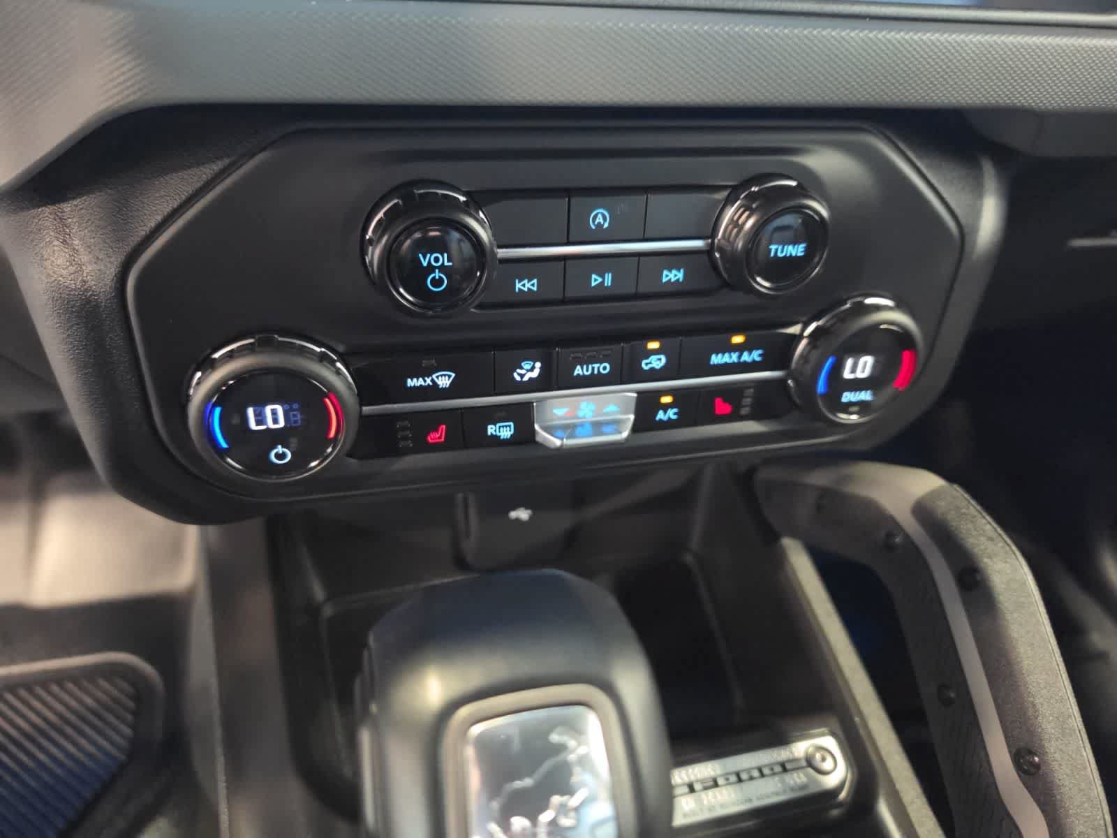 Used 2024 Ford Bronco Big Bend AWD/4WD image 24