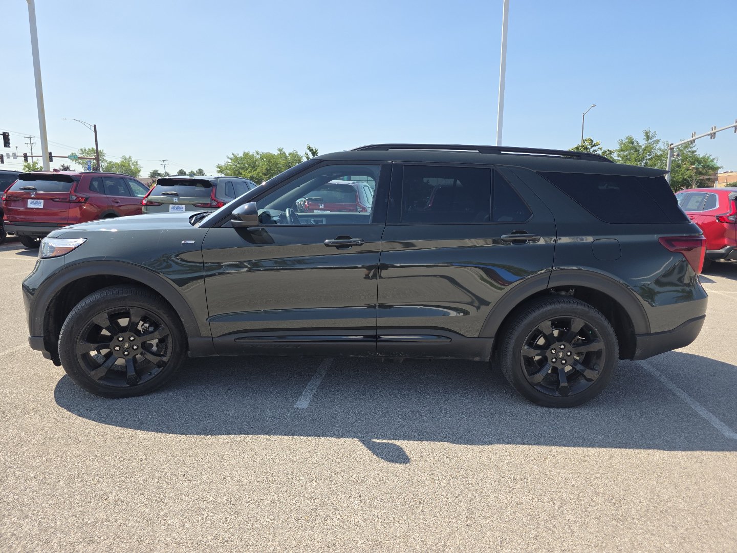 Used 2023 Ford Explorer ST-Line w/ Class IV Trailer Tow Package AWD/4WD image 12