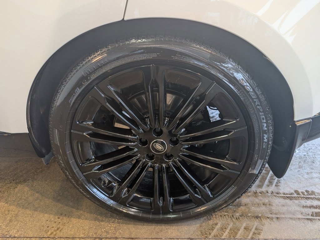 Used 2025 Land Rover Range Rover Long Wheelbase SE image 8