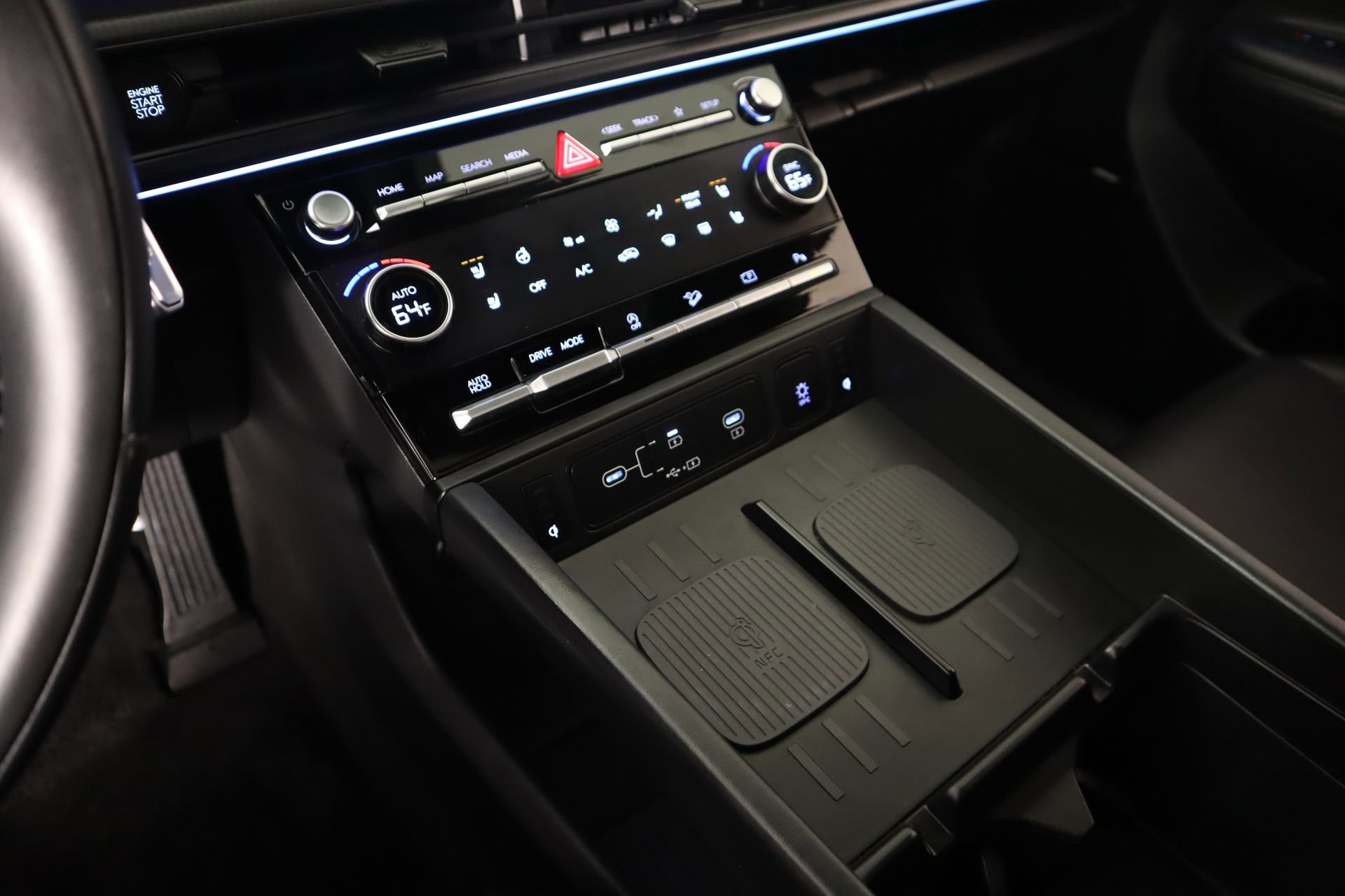 Used 2025 Hyundai Santa Fe Calligraphy image 9