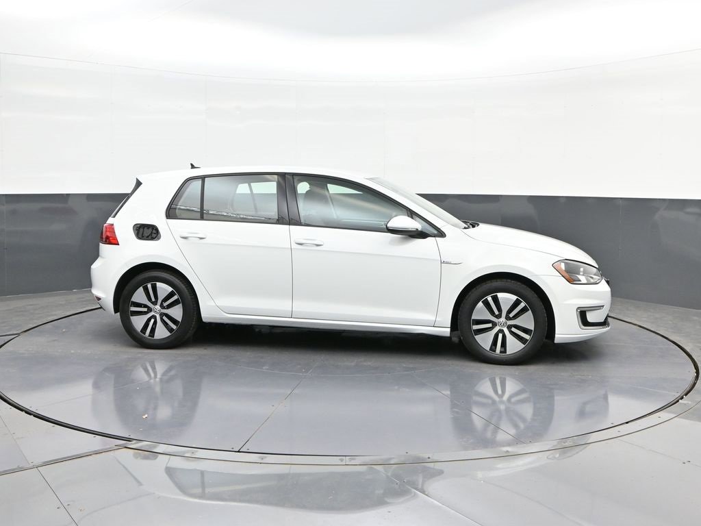 Used 2016 Volkswagen e-Golf SE w/ DC Fast Charging Package image 23