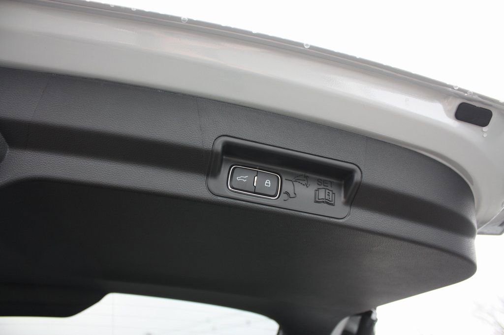 New 2026 Ford Explorer ST-Line w/ ST-Line Street Pack image 8