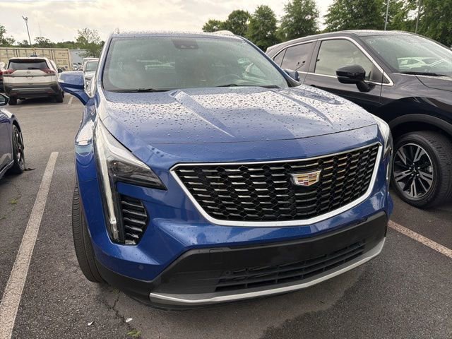 Used 2021 Cadillac XT4 Premium Luxury FWD image 2