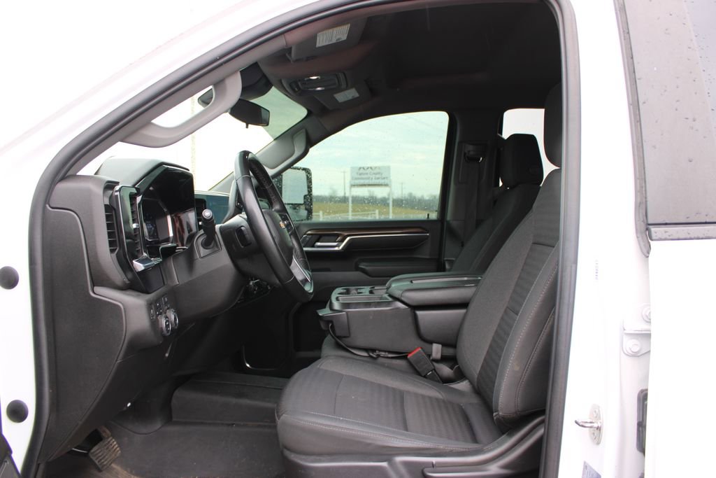 Used 2024 Chevrolet Silverado 2500 LT image 17