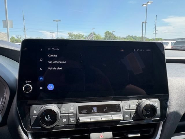 Used 2024 Toyota Grand Highlander AWD image 18