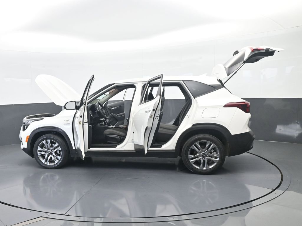 Used 2022 Kia Seltos LX image 66