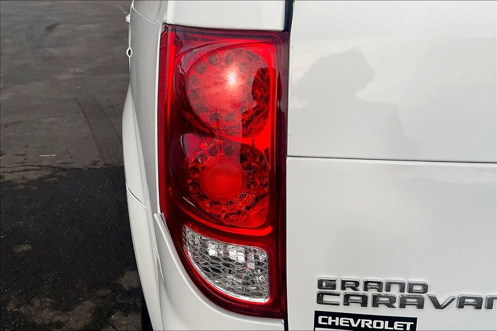 Used 2020 Dodge Grand Caravan SXT image 25