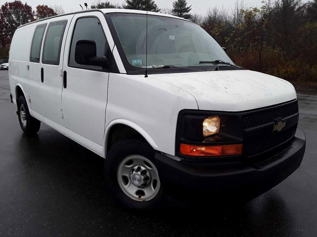 Used 2017 Chevrolet Express 2500 image 4
