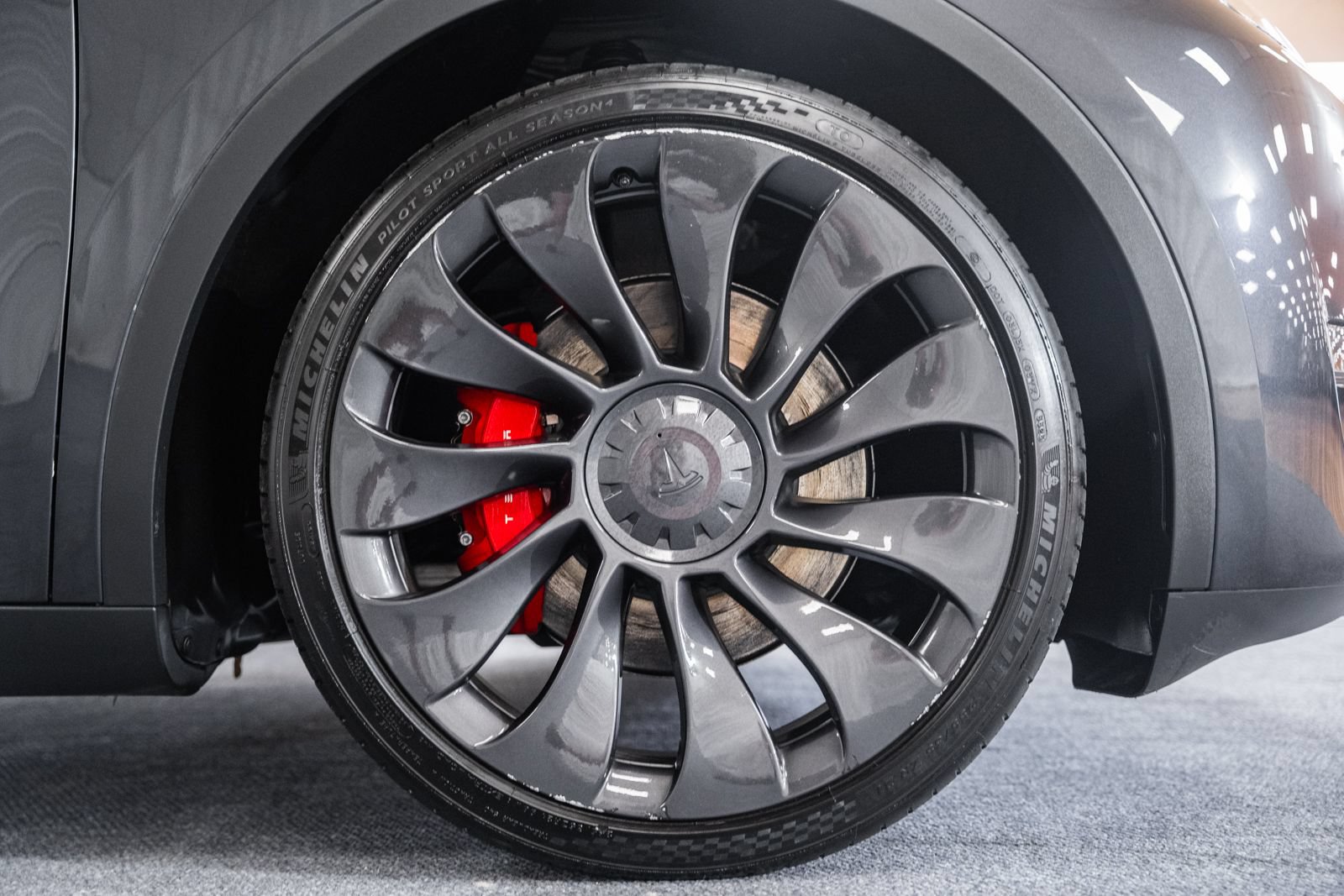 Used 2024 Tesla Model Y Performance AWD/4WD image 19
