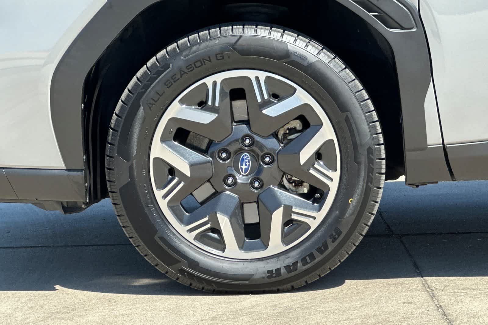 Certified 2025 Subaru Forester Premium AWD/4WD image 25