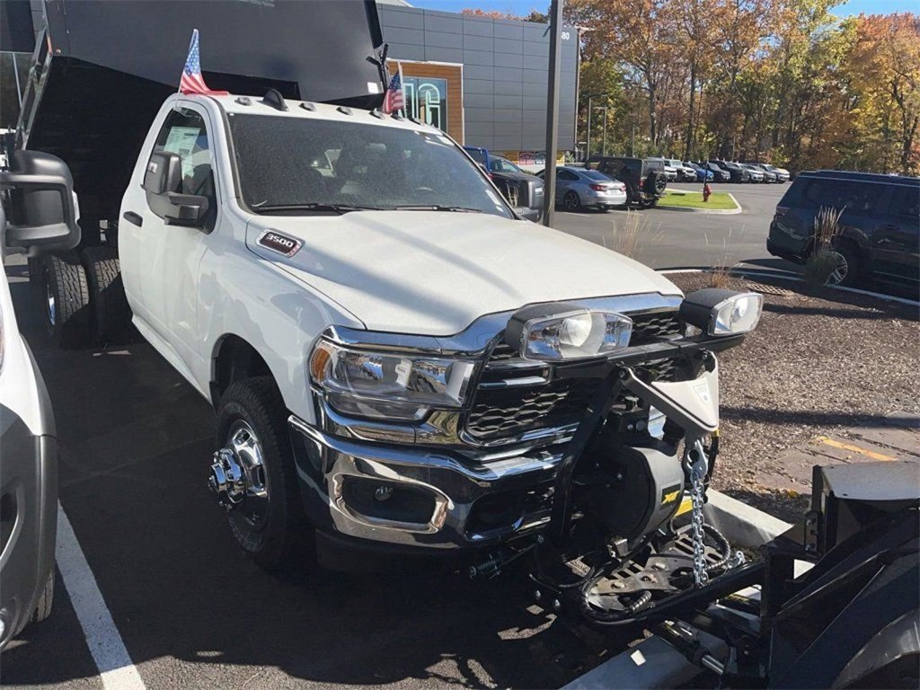 New 2024 RAM 3500 Tradesman image 33