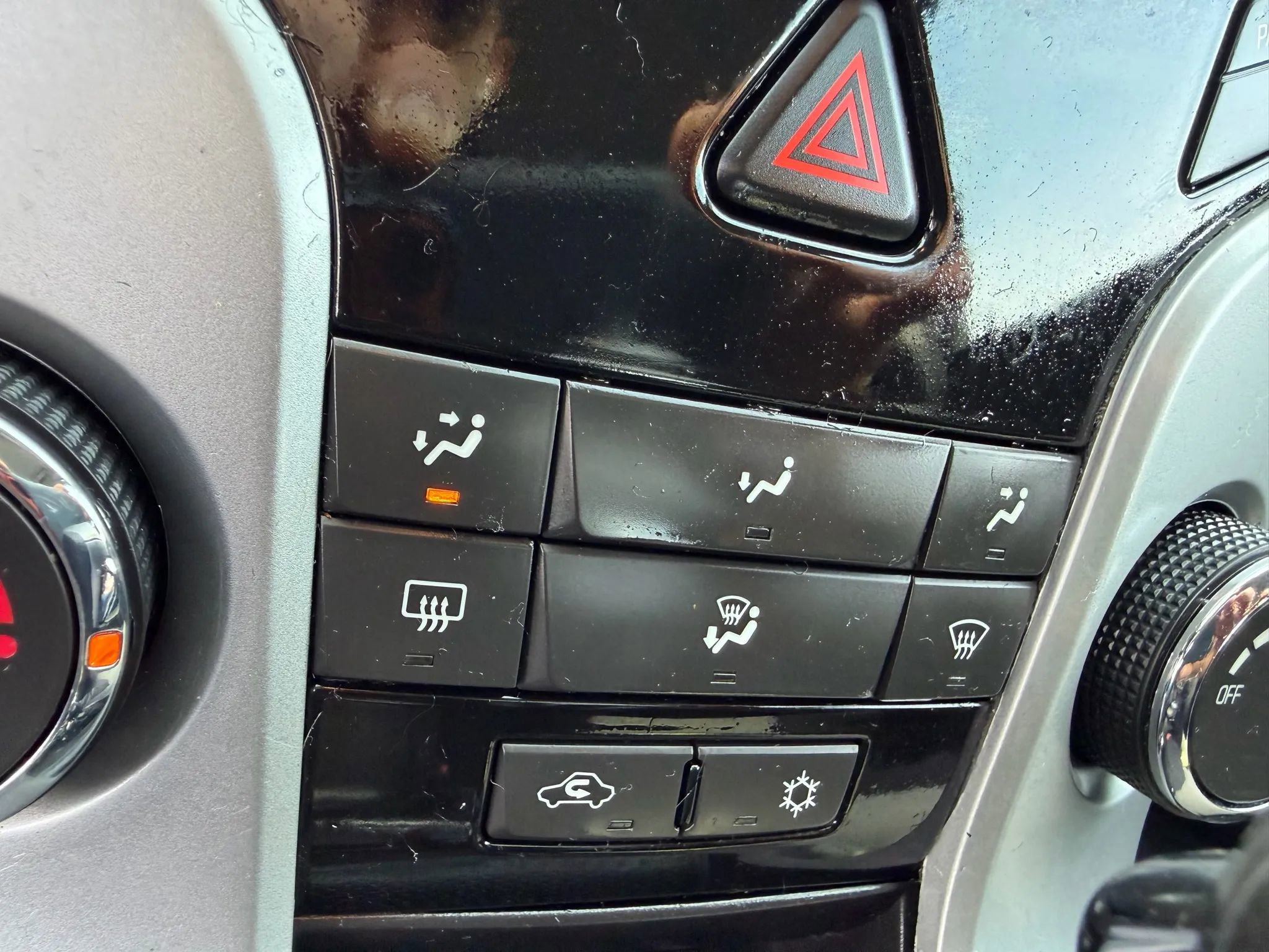 Used 2013 Chevrolet Cruze LS image 21