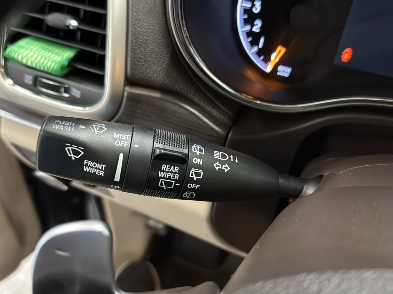 Used 2015 Jeep Grand Cherokee Overland AWD/4WD image 17