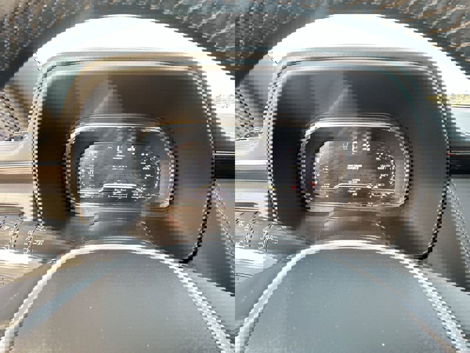 Used 2024 GMC Yukon XL SLE w/ Gmc Pro Safety Plus Package image 12