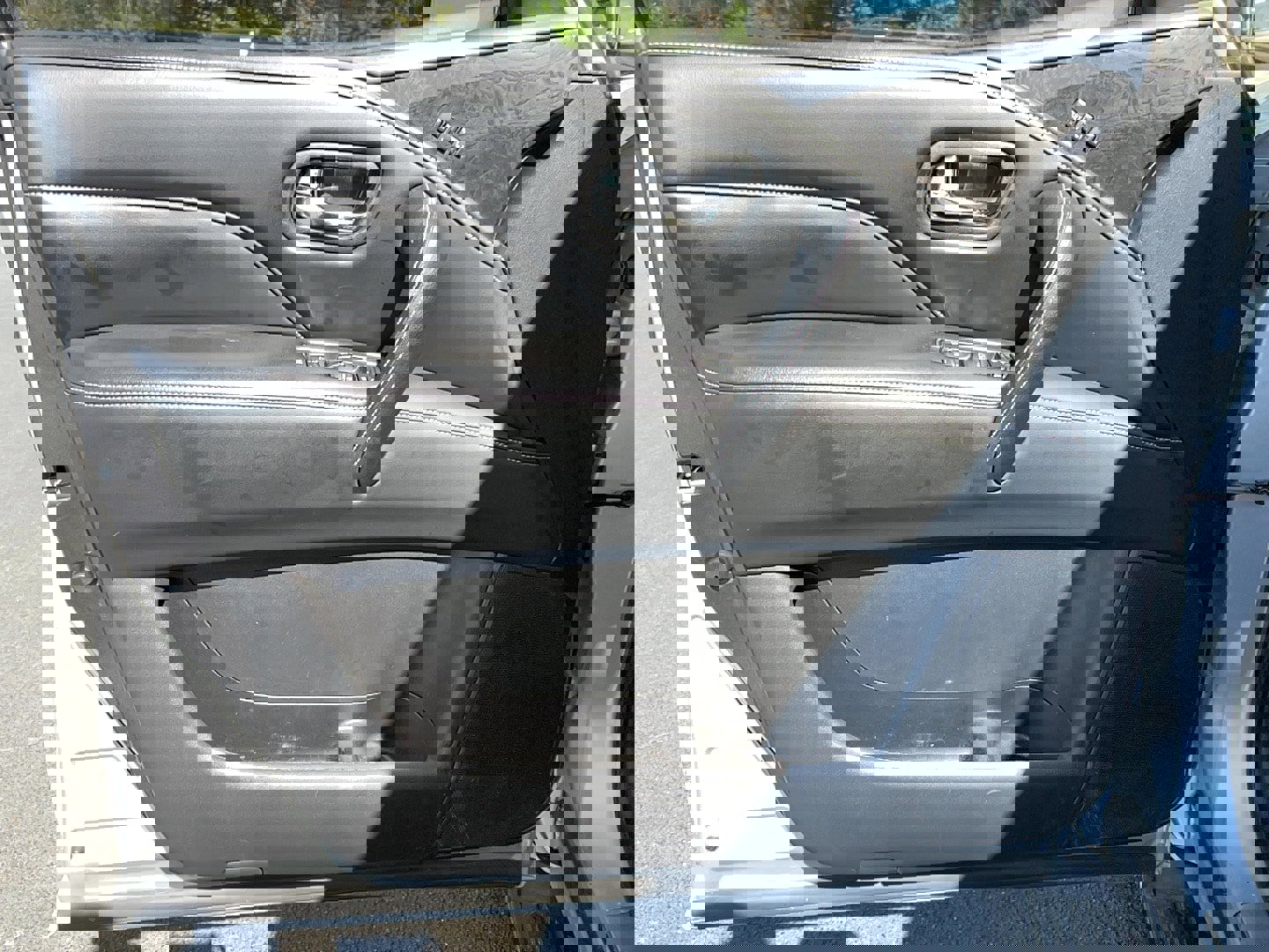 Used 2022 INFINITI QX80 Luxe w/ All-Season Package image 11