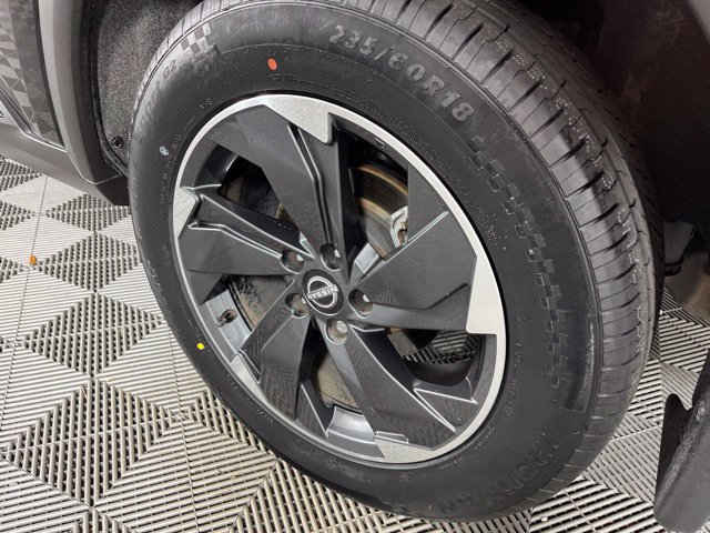 Used 2024 Nissan Rogue SV w/ SV Premium Package FWD image 15