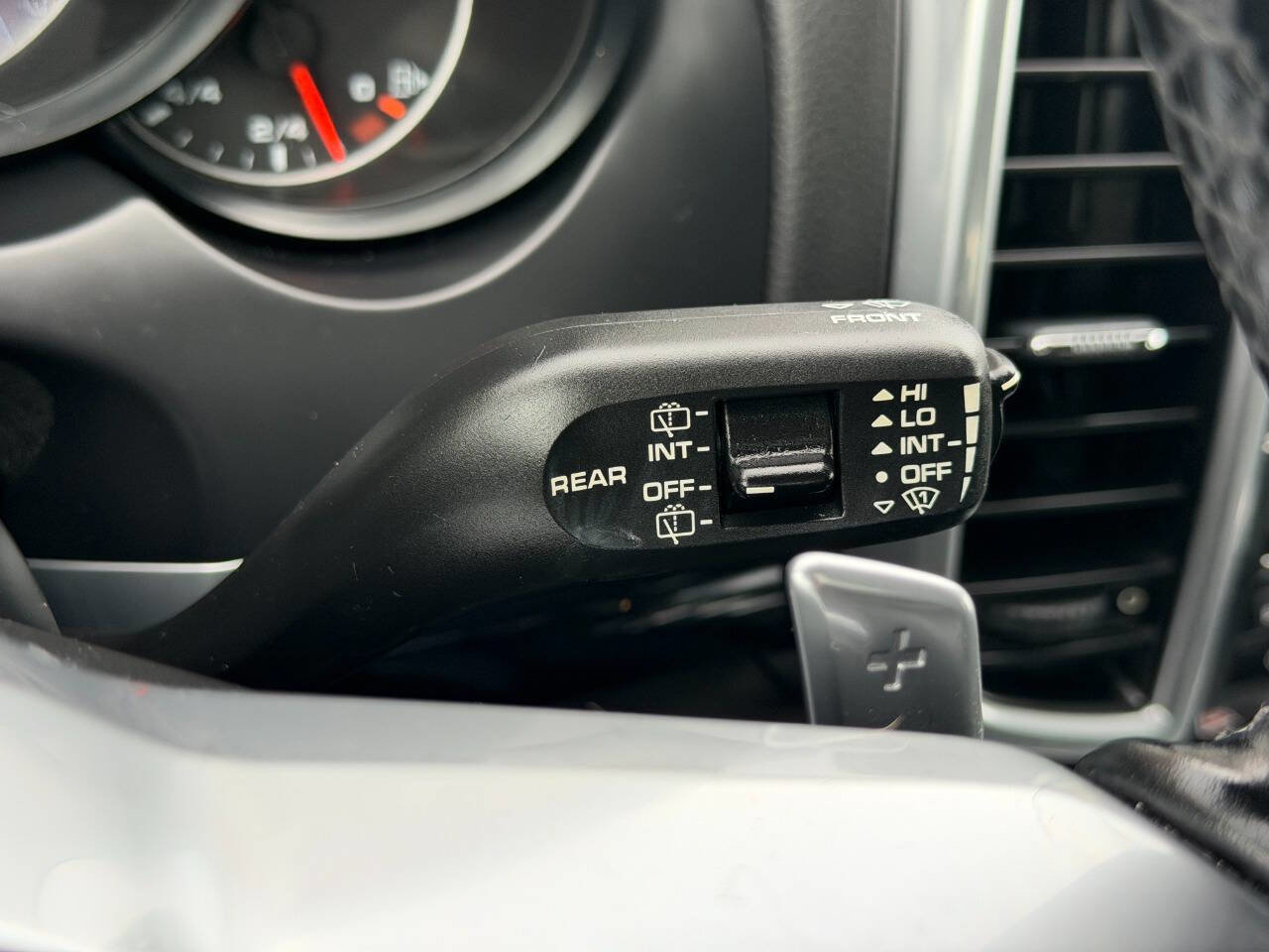 Used 2015 Porsche Cayenne S image 43