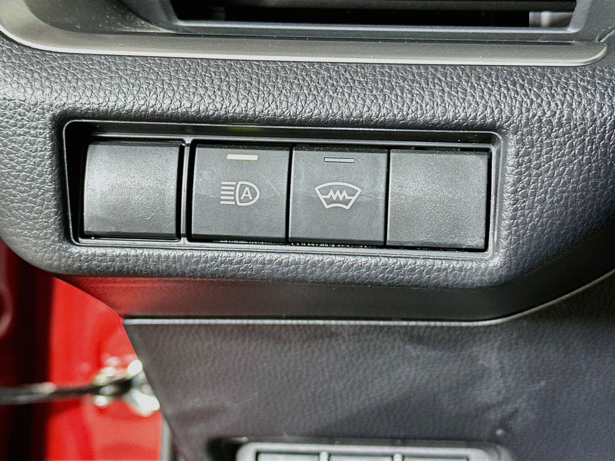 Used 2025 Toyota Prius LE FWD image 17
