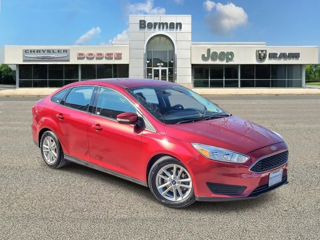 Used 2015 Ford Focus SE image 1