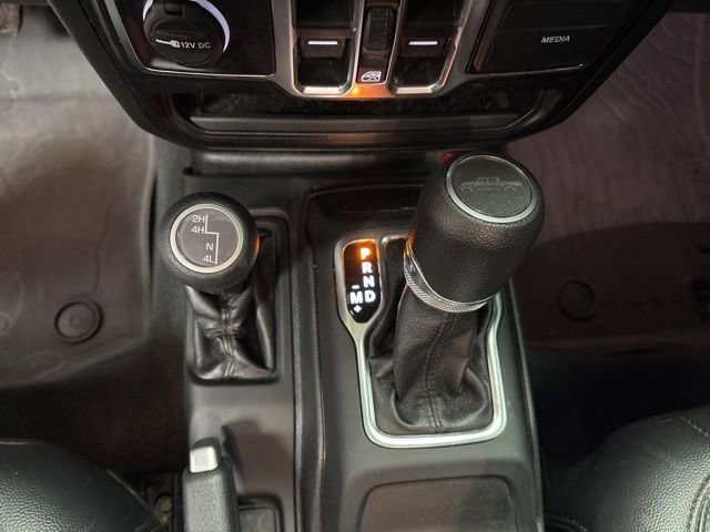 Used 2022 Jeep Gladiator Willys image 16