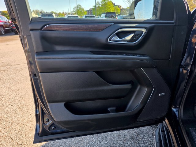 Used 2023 Chevrolet Tahoe High Country AWD/4WD image 24