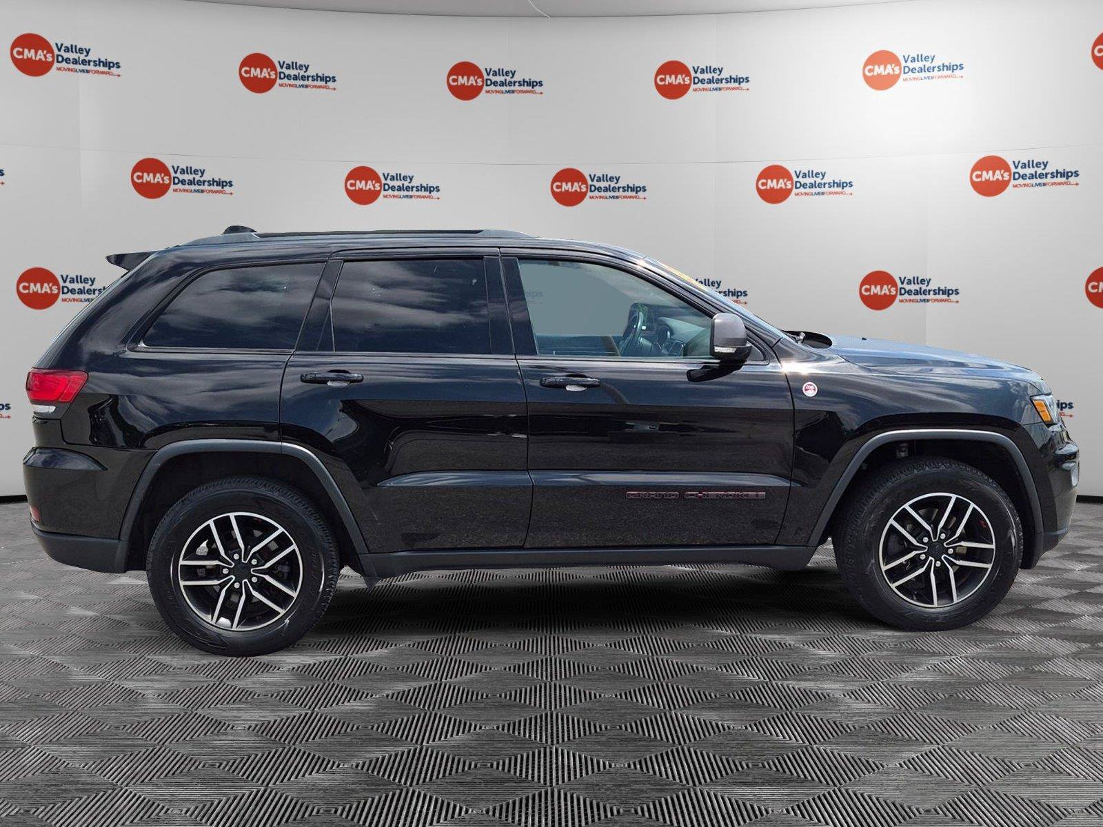 Used 2020 Jeep Grand Cherokee Trailhawk AWD/4WD image 6