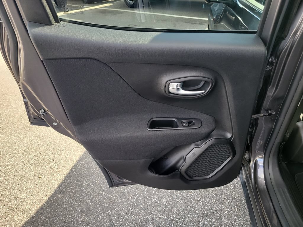 Certified 2020 Jeep Renegade Sport w/ Sport Appearance Group FWD image 11