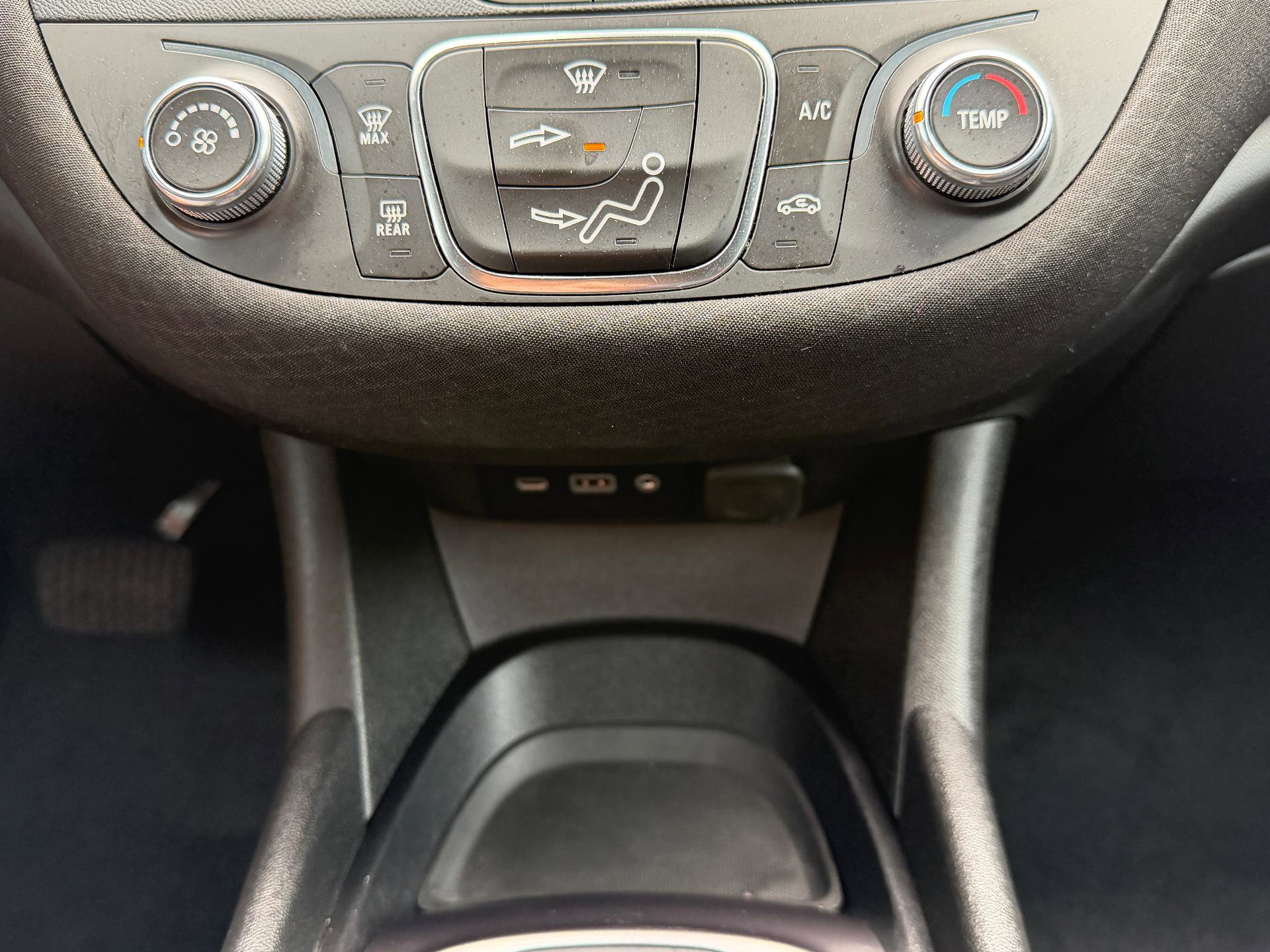 Used 2023 Chevrolet Malibu RS w/ LPO, Floor Liner Package FWD image 15