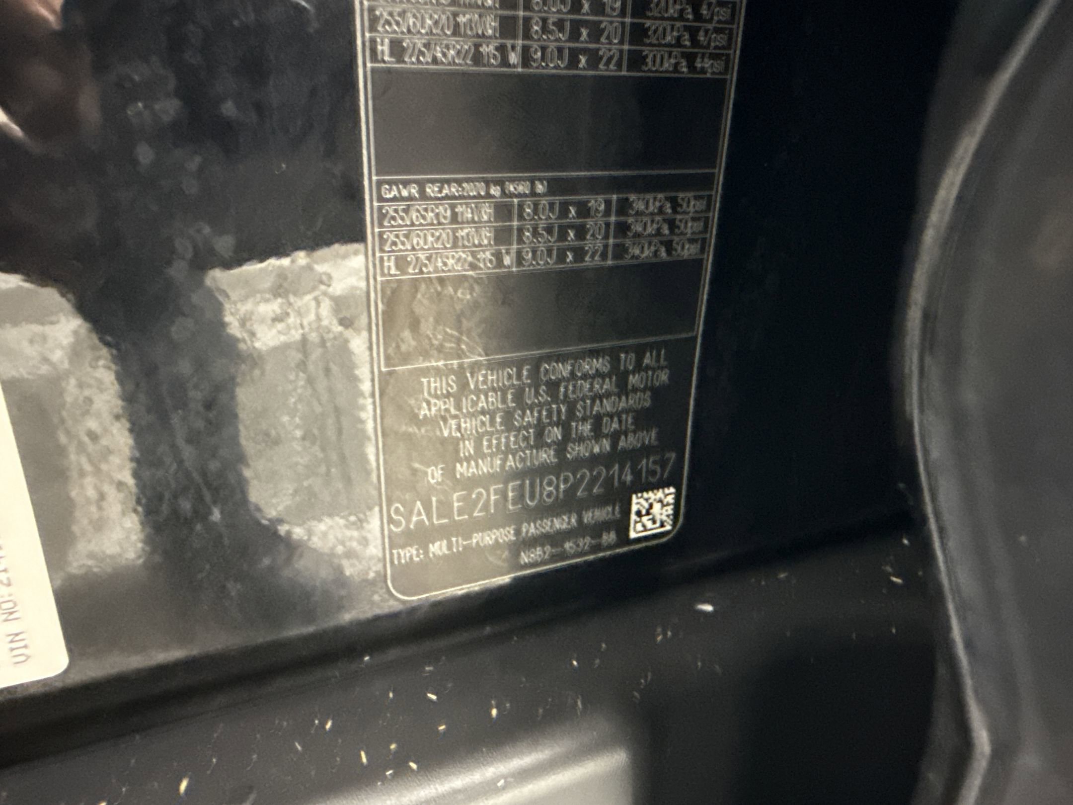 Used 2023 Land Rover Defender 130 X-Dynamic SE image 19