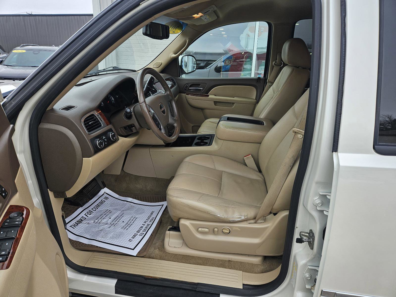 Used 2011 GMC Yukon SLT w/ SLT-2 Equipment Package image 8