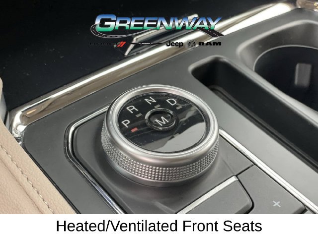 Used 2024 Ford Expedition XLT AWD/4WD image 24
