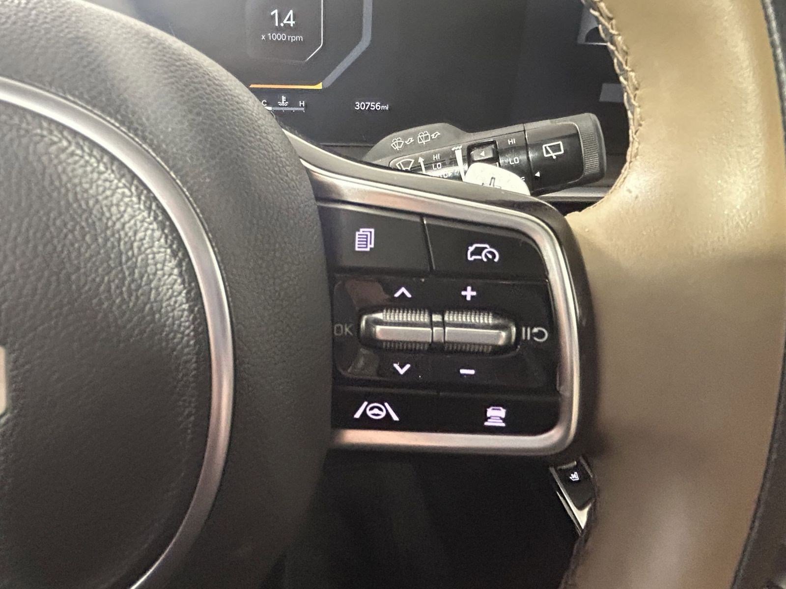 Certified 2024 Kia Sorento SX Prestige w/ Olive Brown Leather Package image 28