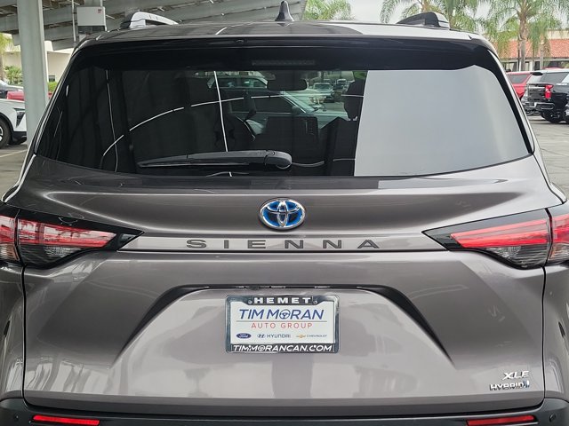 Used 2022 Toyota Sienna XLE w/ XLE Plus Package FWD image 27