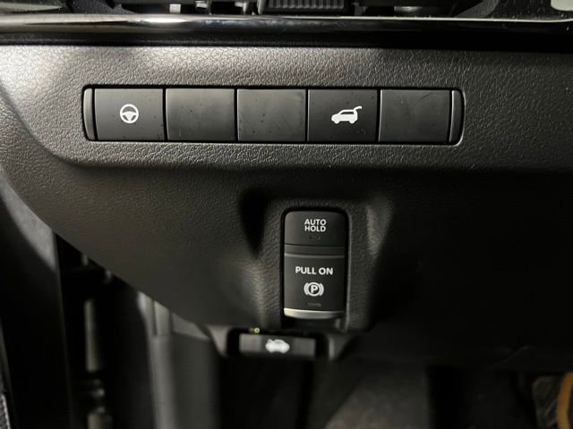 Used 2025 Nissan Murano SV AWD/4WD image 15