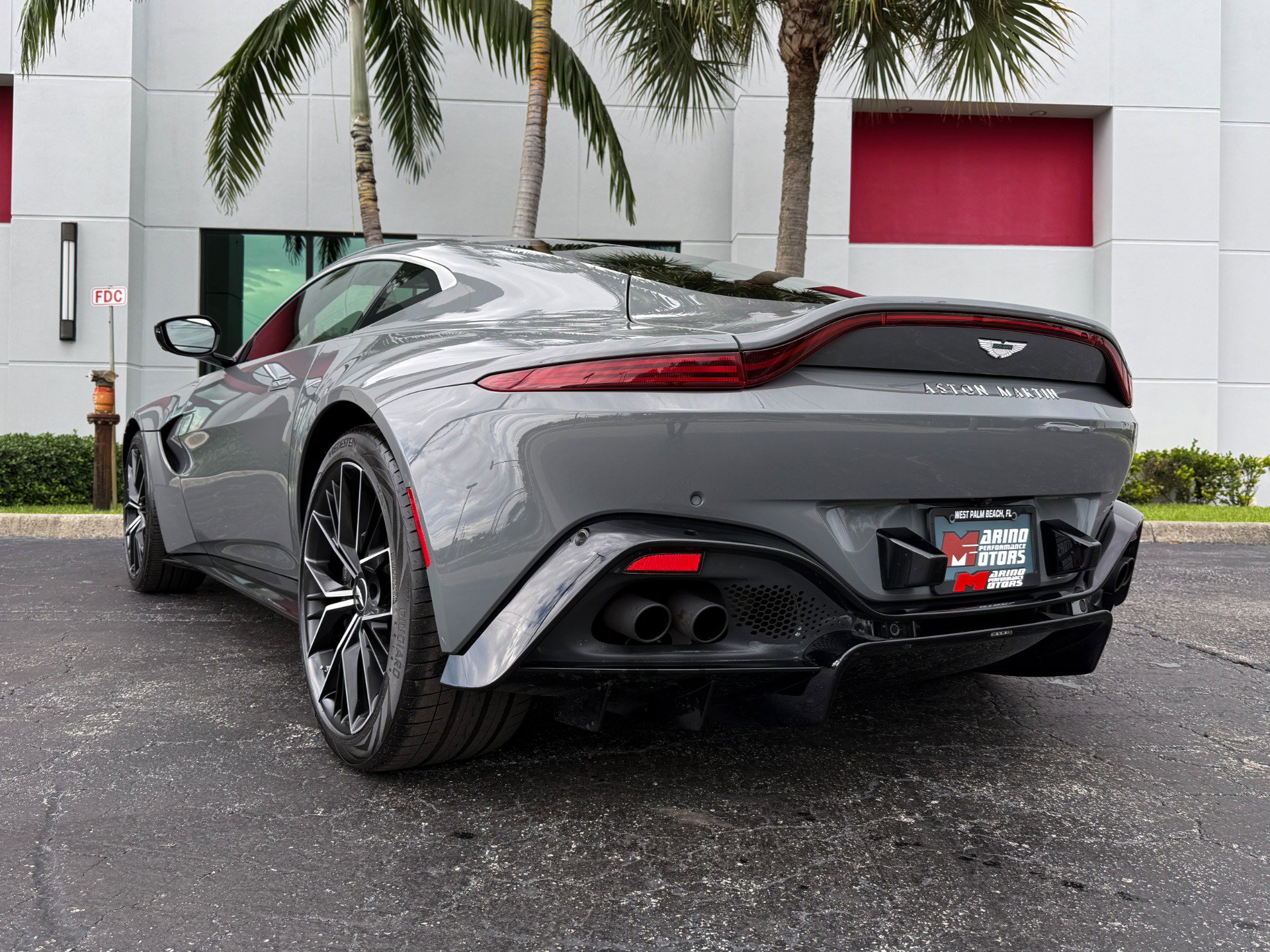 Used 2023 Aston Martin V8 Vantage Coupe image 15
