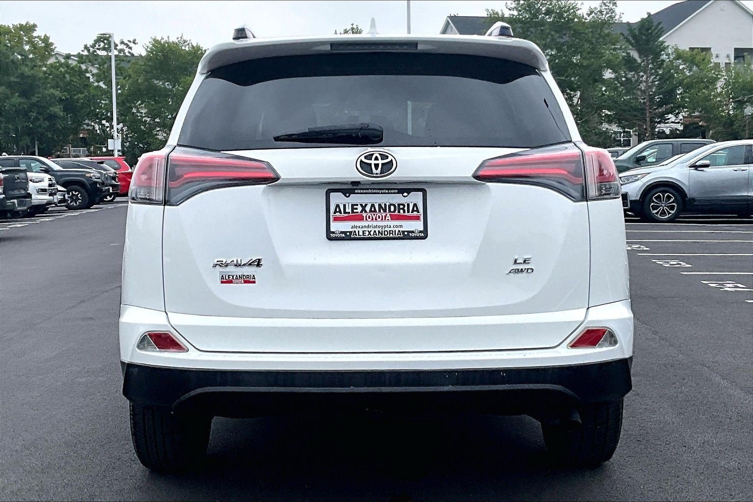 Used 2016 Toyota RAV4 LE AWD/4WD image 4